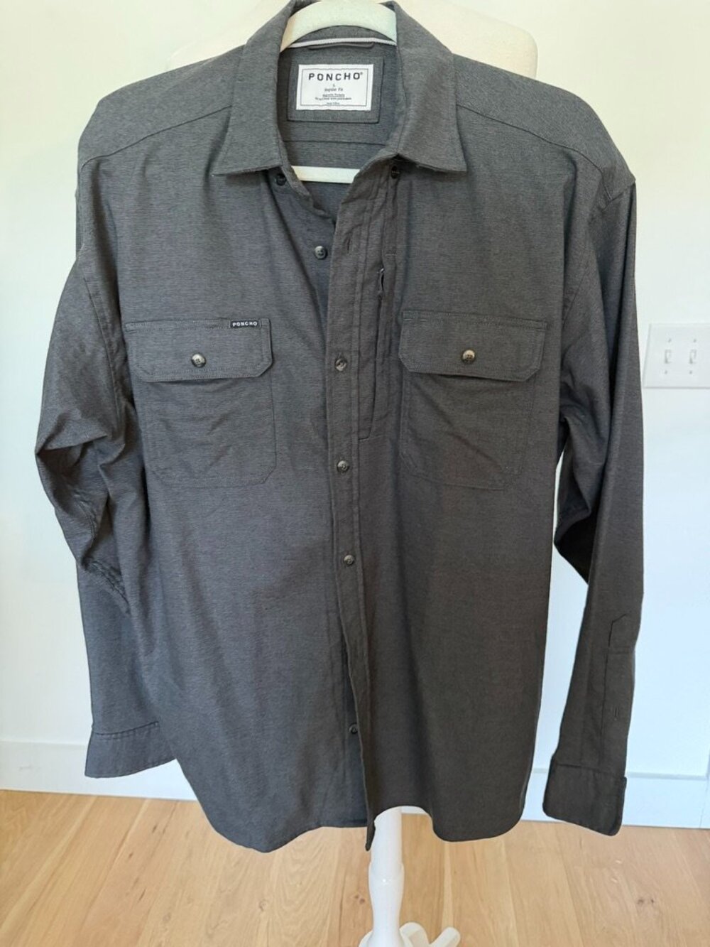 Poncho Men's Charcoal flannel shirt size L Reg